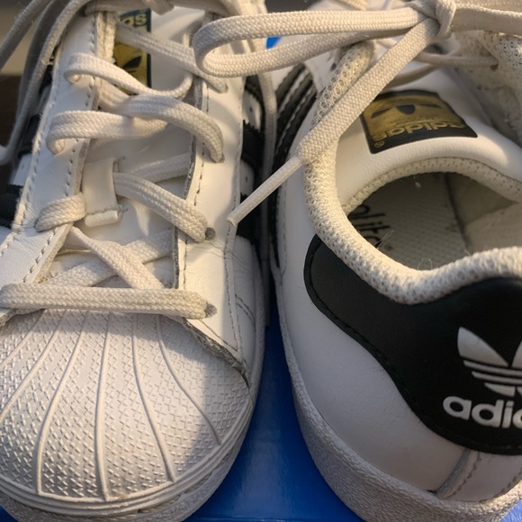 Adidas Superstar - Picture 2 of 4
